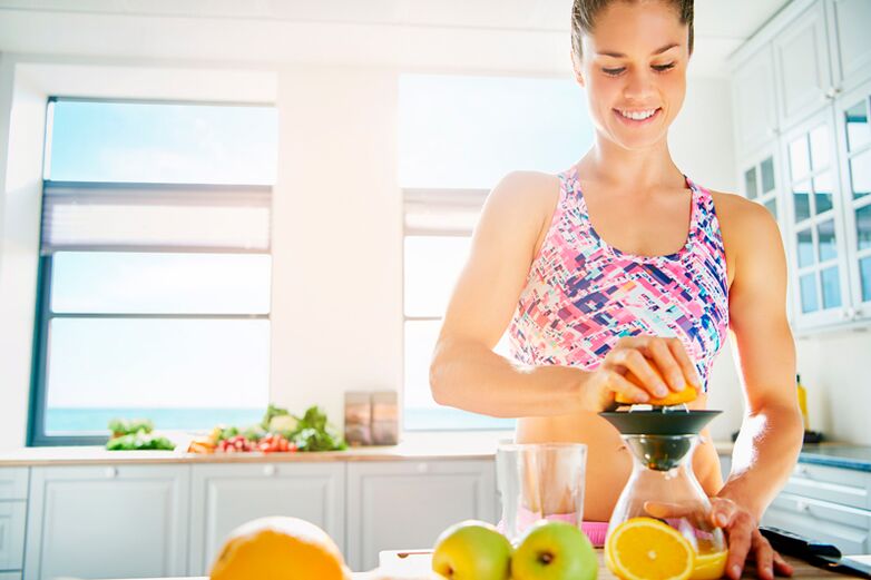 Freshly squeezed juices can be consumed with proper nutrition for weight loss